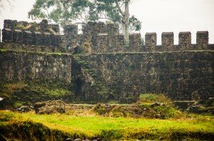 Крепостные стены в Гонио
